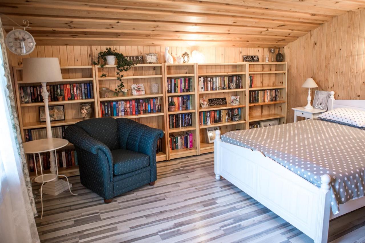 Flower Apartment Вентспилс Екстериор снимка